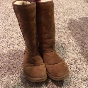 Classic Ugg’s -tall size 7! Chestnut